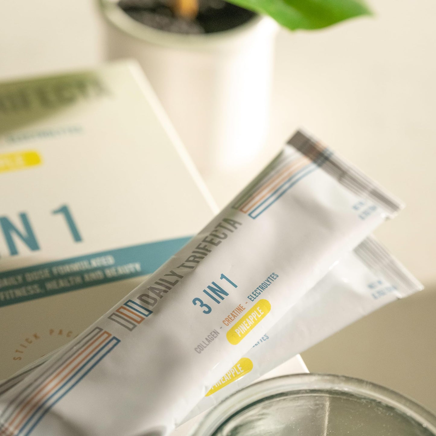 lovie style DAILY TRIFECTA 3-in-1 Collagen, Creatine & Electrolyte Pineapple Powder 21