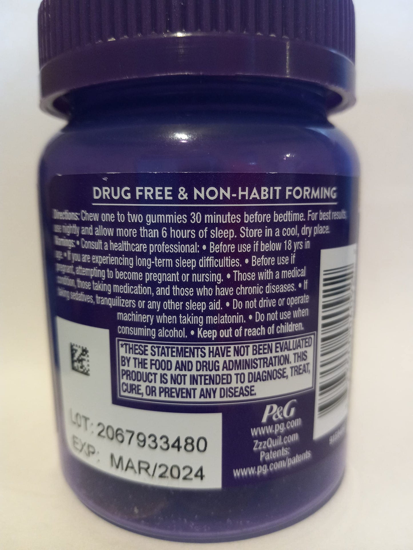 Vicks ZzzQuil Pure Zzzs Sleep + DE-Stress Melatonin + Ashwagandha Gummy, 26 Gummies